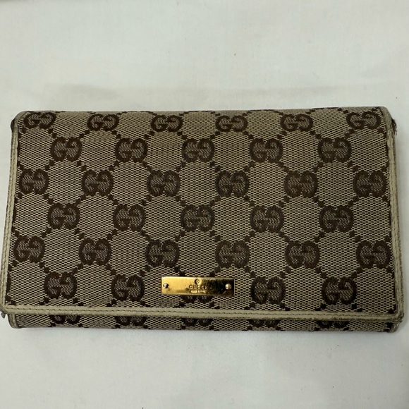 Gucci Wallet AV Show - Picture 1 of 10